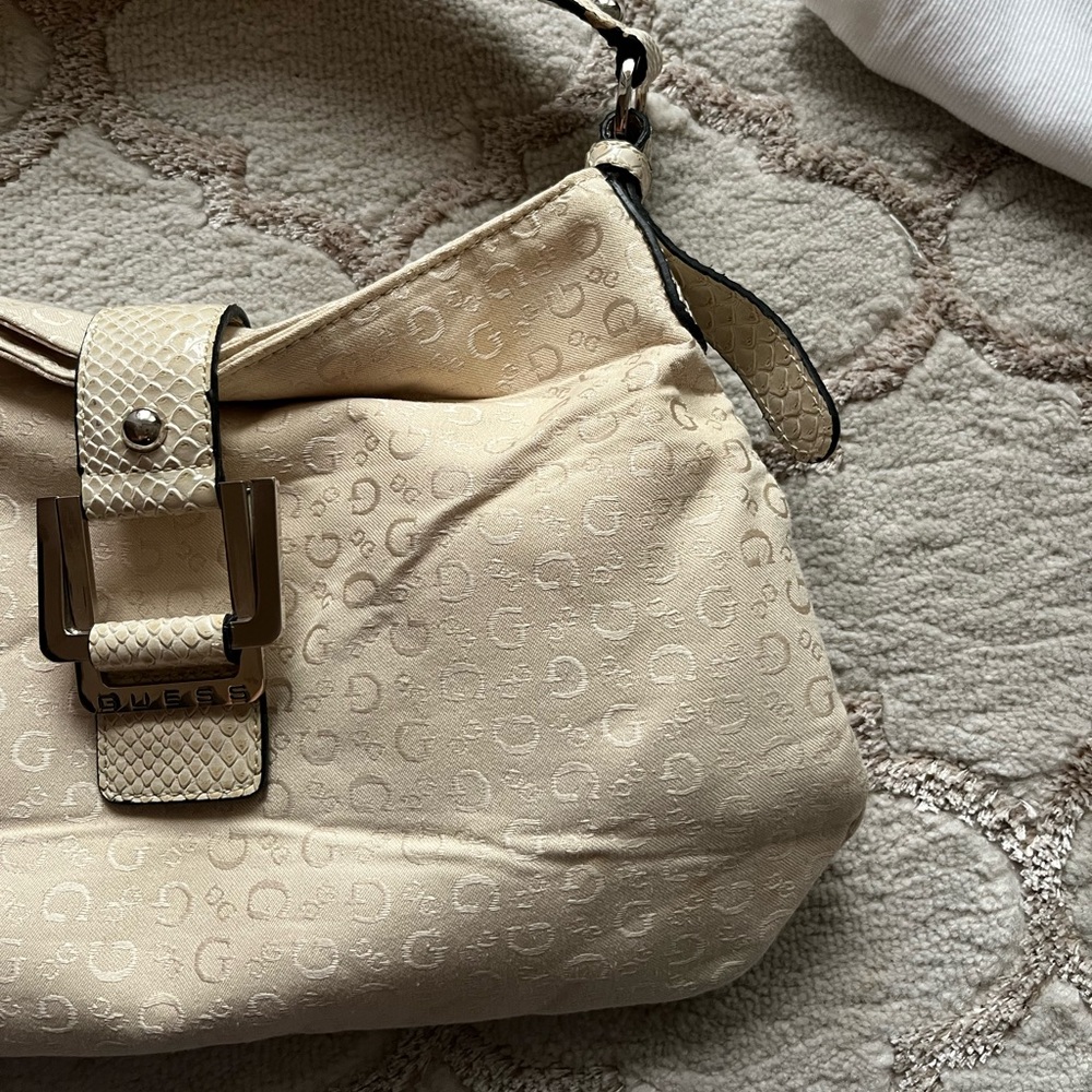 Y2K Guess Embossed Shoulder Bag